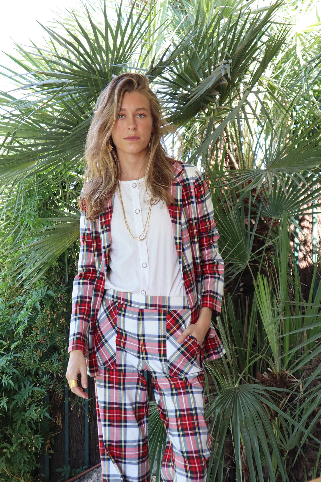 CAMISA BULGARIA BLANCA. Pide una talla más